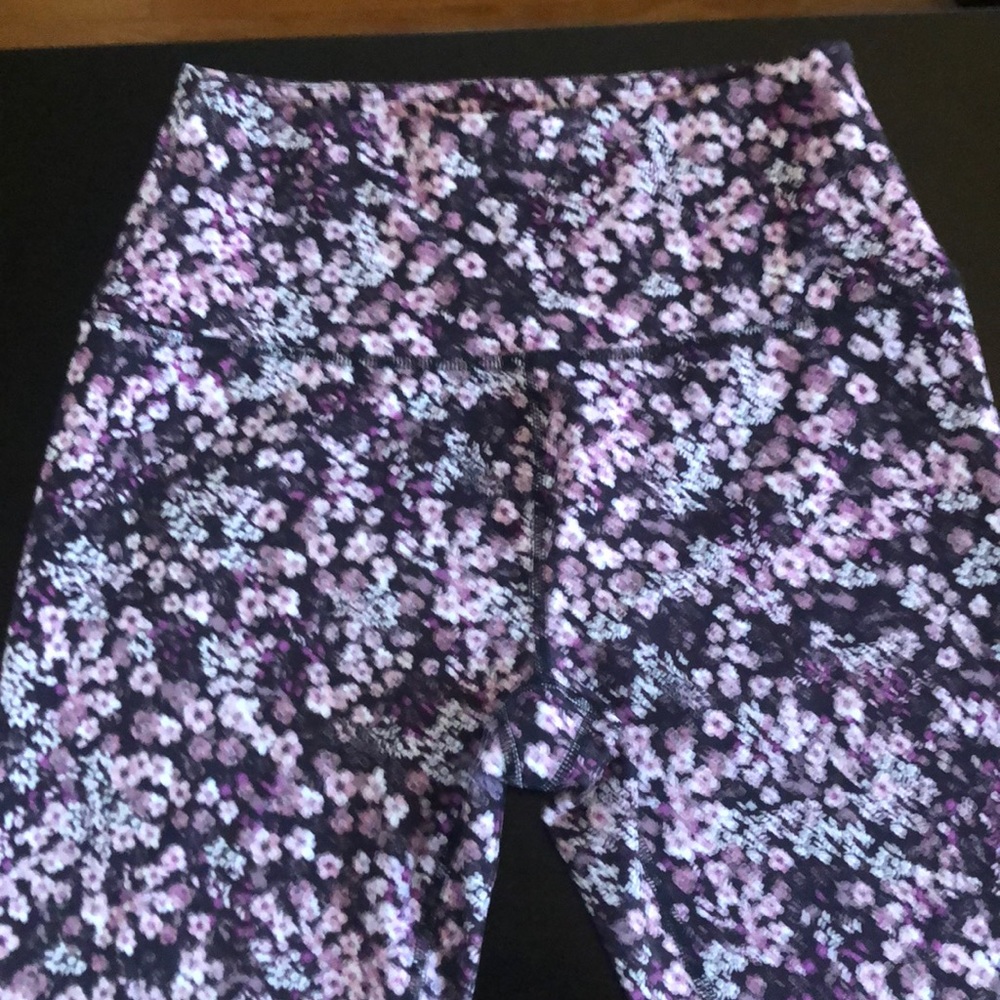 Reebok size M 25” inseam